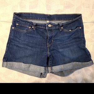 Levi's Shorts - Size 29